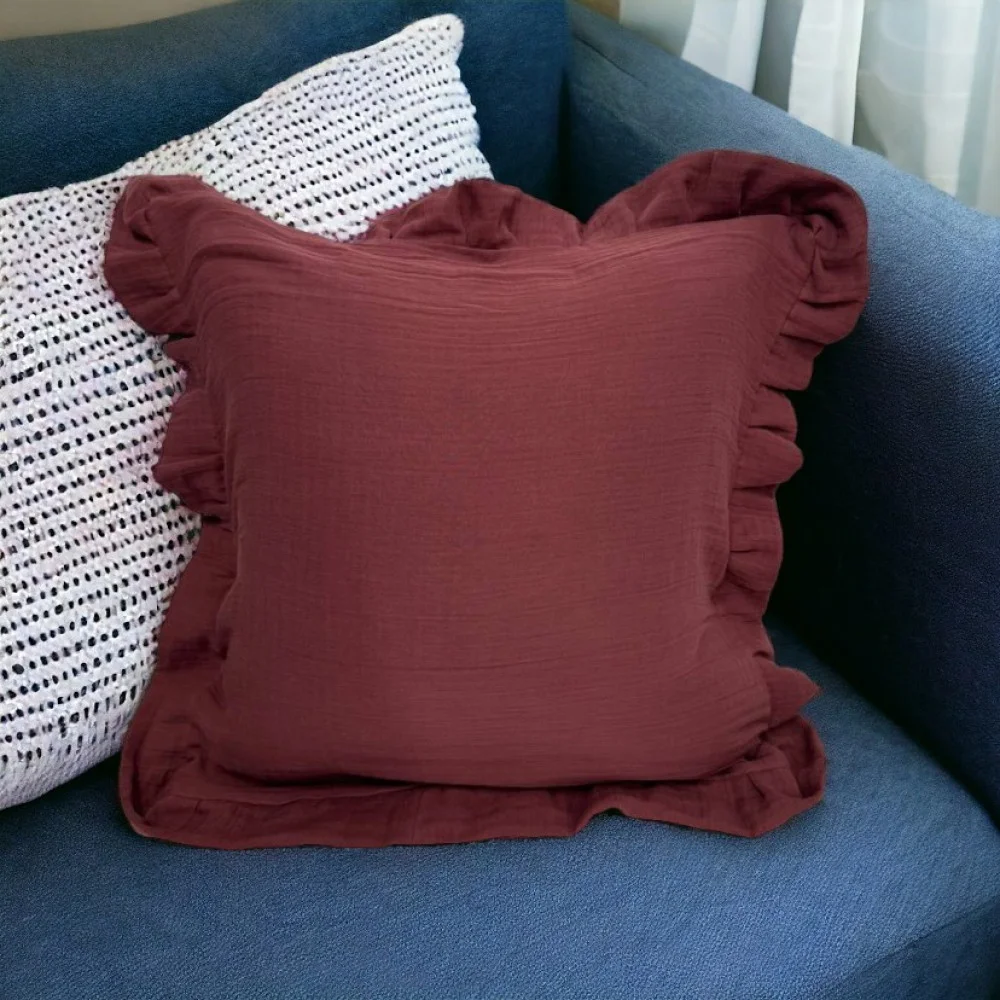 Декоративная наволочка SoundSleep Muslin Burgundy 45х45 см с рюшами бургунди (94331776)
