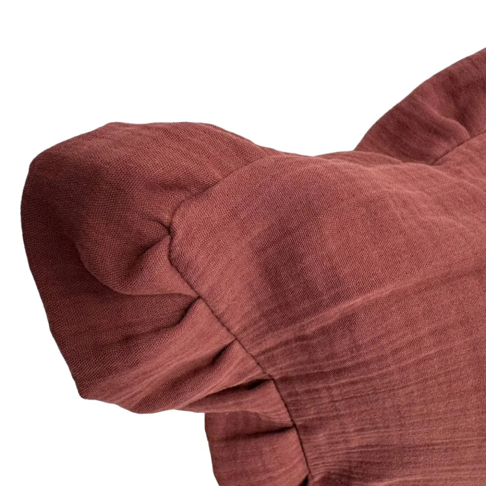 Декоративная наволочка SoundSleep Muslin Burgundy 45х45 см с рюшами бургунди (94331776)