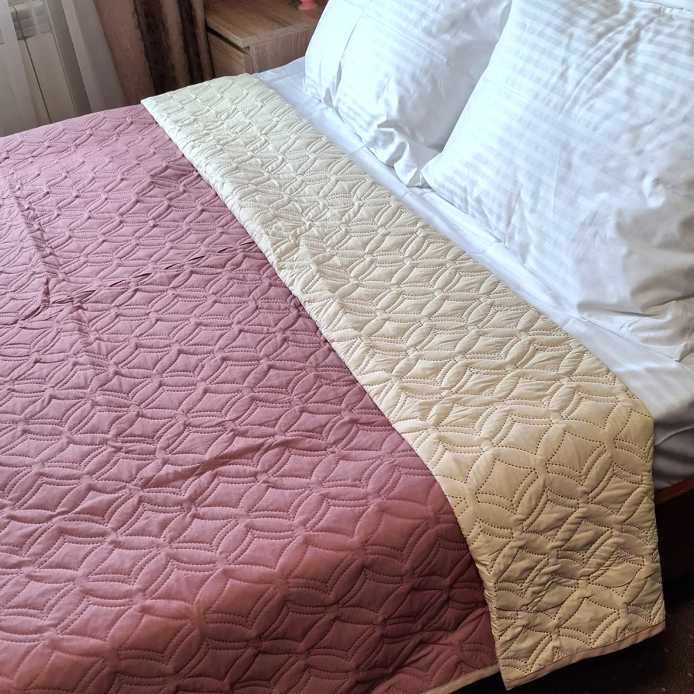 Покривало SoundSleep Soft Dream двостороннє 200х220 см рожево-ванільне (94395945)